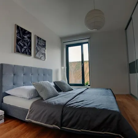 Apartman Kmetova So Sukromnym Parkovanim Zdarma, 5 Min Peso Do Centra Kosice Exterior photo