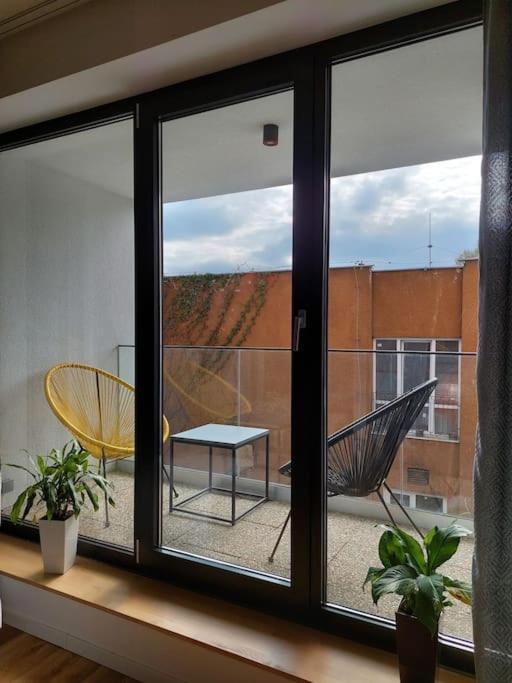 Kmetova So Sukromnym Parkovanim Zdarma, 5 Min Peso Do Centra Apartment