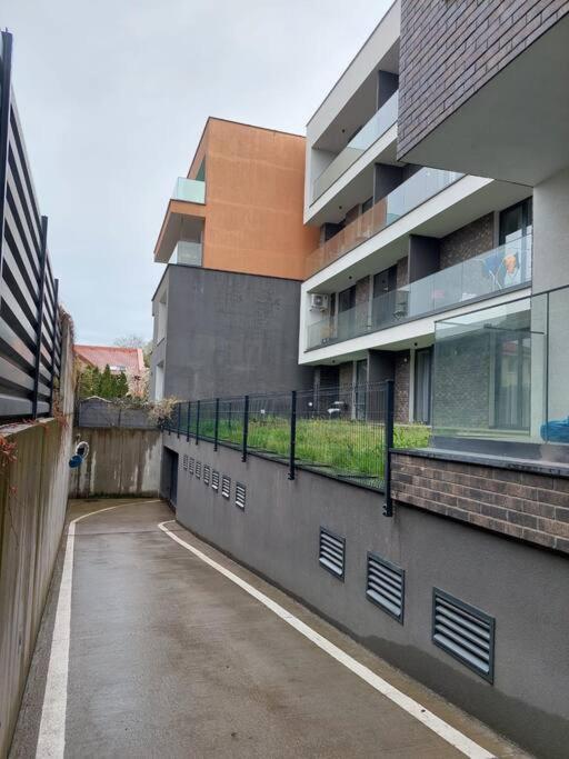 Kmetova So Sukromnym Parkovanim Zdarma, 5 Min Peso Do Centra Apartment *